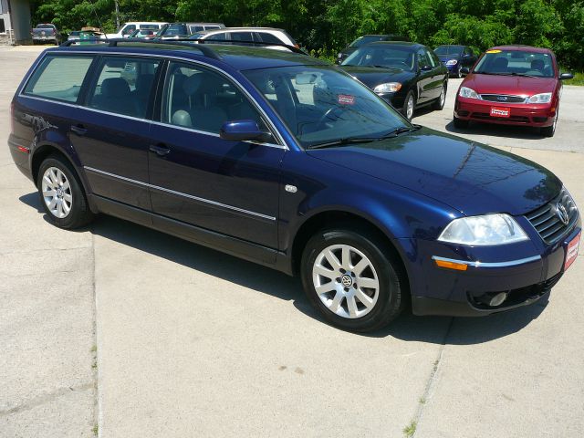 2001 Volkswagen Passat FWD 4dr Sport