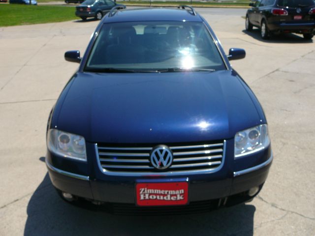 2001 Volkswagen Passat FWD 4dr Sport