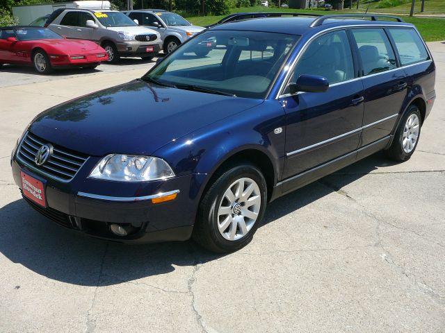 2001 Volkswagen Passat FWD 4dr Sport