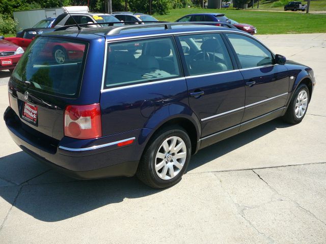 2001 Volkswagen Passat FWD 4dr Sport