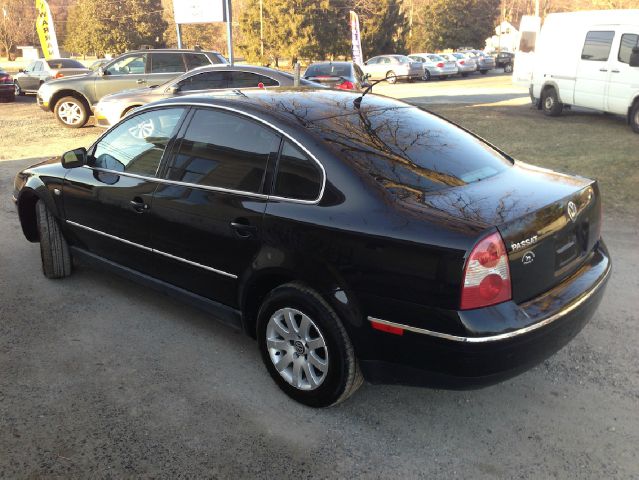 2001 Volkswagen Passat FWD 4dr Sport
