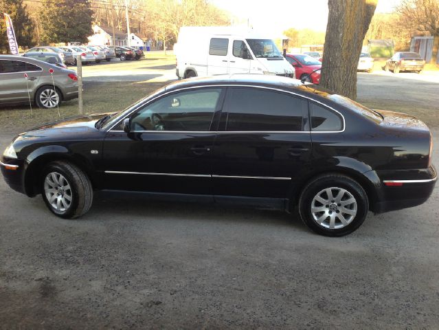 2001 Volkswagen Passat FWD 4dr Sport