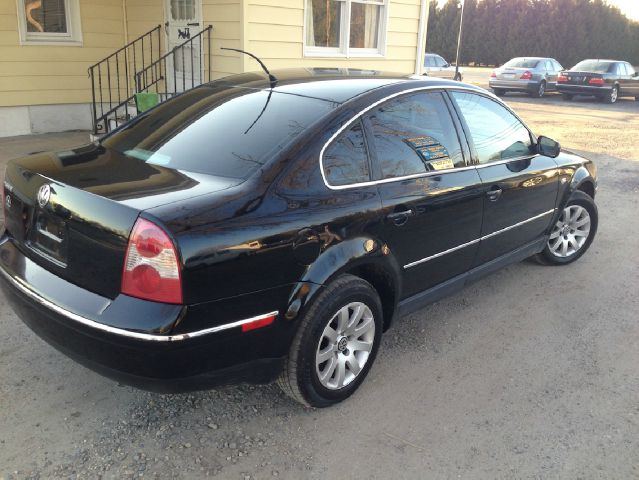 2001 Volkswagen Passat FWD 4dr Sport
