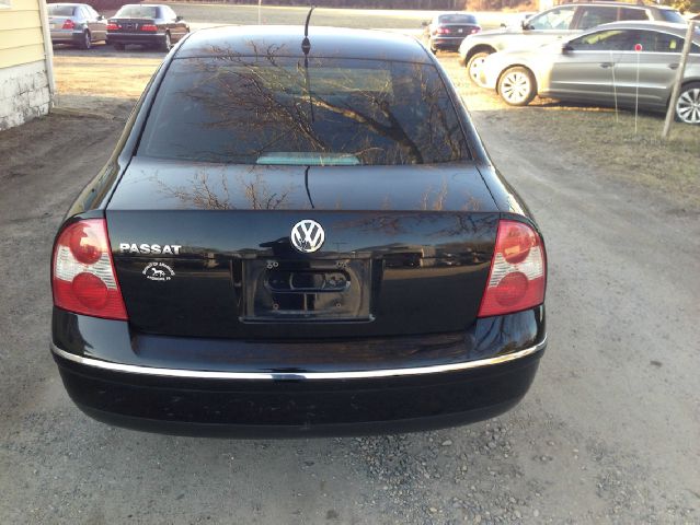 2001 Volkswagen Passat FWD 4dr Sport
