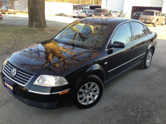 2001 Volkswagen Passat FWD 4dr Sport
