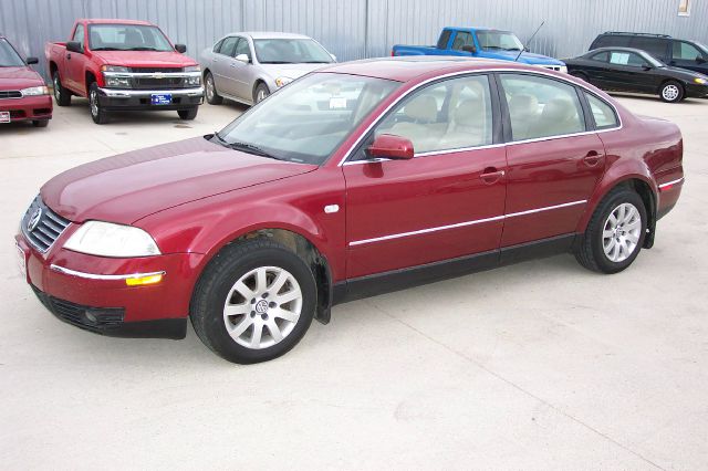 2001 Volkswagen Passat FWD 4dr Sport
