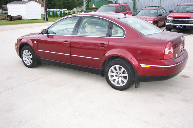 2001 Volkswagen Passat FWD 4dr Sport
