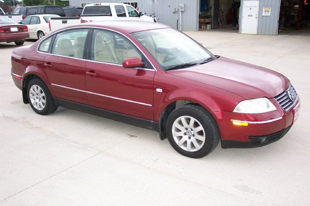 2001 Volkswagen Passat FWD 4dr Sport