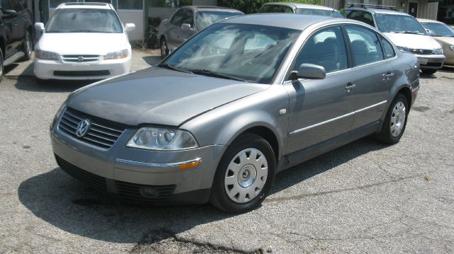 2002 Volkswagen Passat FWD 4dr Sport