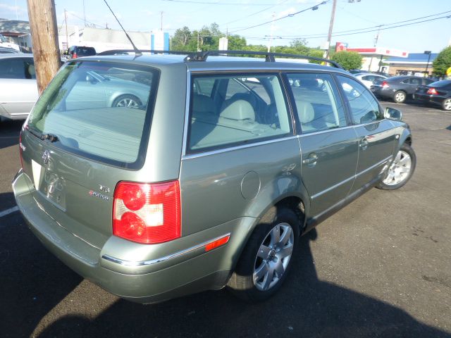 2002 Volkswagen Passat SE Crew Cab 4WD FFV