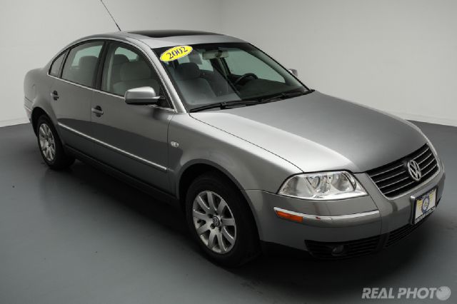 2002 Volkswagen Passat FWD 4dr Sport