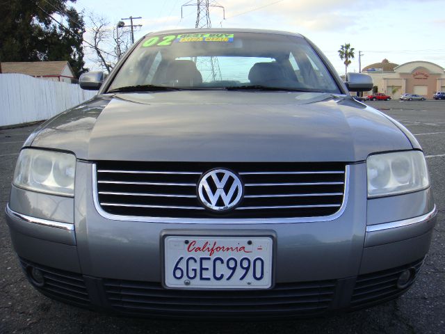 2002 Volkswagen Passat FWD 4dr Sport