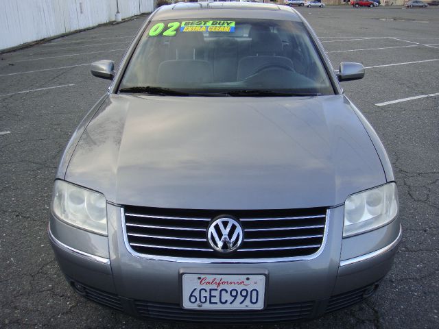 2002 Volkswagen Passat FWD 4dr Sport