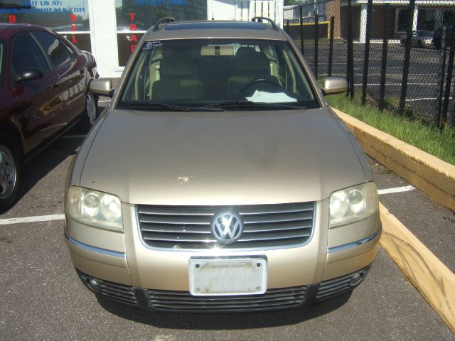 2002 Volkswagen Passat FWD 4dr Sport