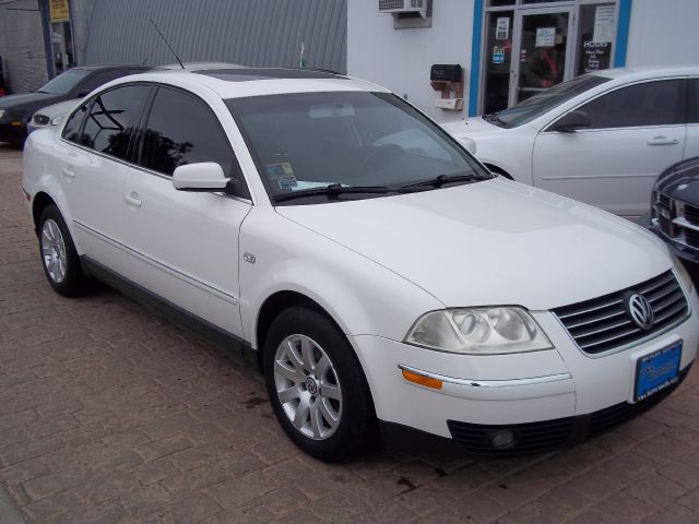 2002 Volkswagen Passat FWD 4dr Sport