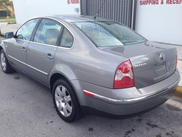 2002 Volkswagen Passat SE Crew Cab 4WD FFV