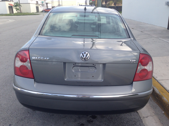 2002 Volkswagen Passat SE Crew Cab 4WD FFV