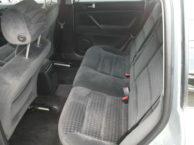 2002 Volkswagen Passat FWD 4dr Sport