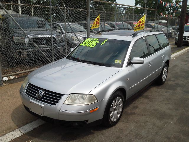 2002 Volkswagen Passat FWD 4dr Sport