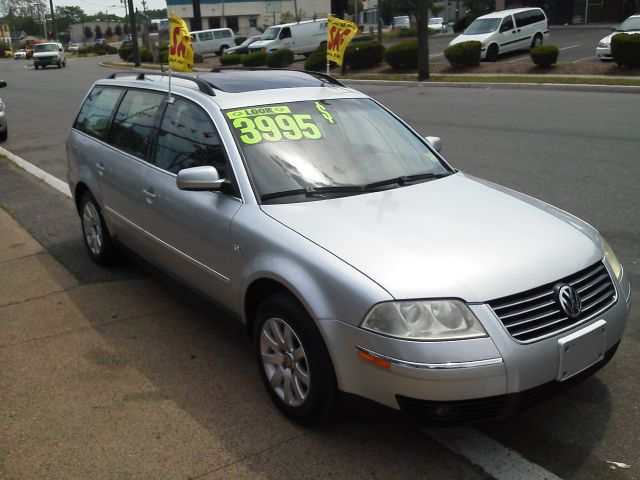 2002 Volkswagen Passat FWD 4dr Sport