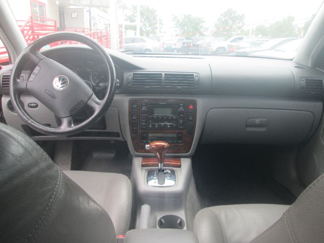 2002 Volkswagen Passat SE Crew Cab 4WD FFV