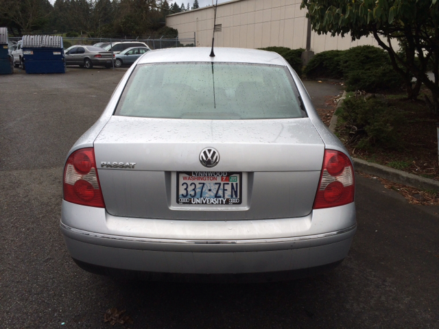 2002 Volkswagen Passat FWD 4dr Sport