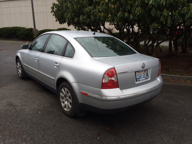 2002 Volkswagen Passat FWD 4dr Sport