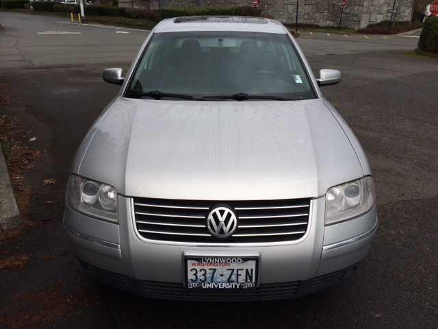 2002 Volkswagen Passat FWD 4dr Sport