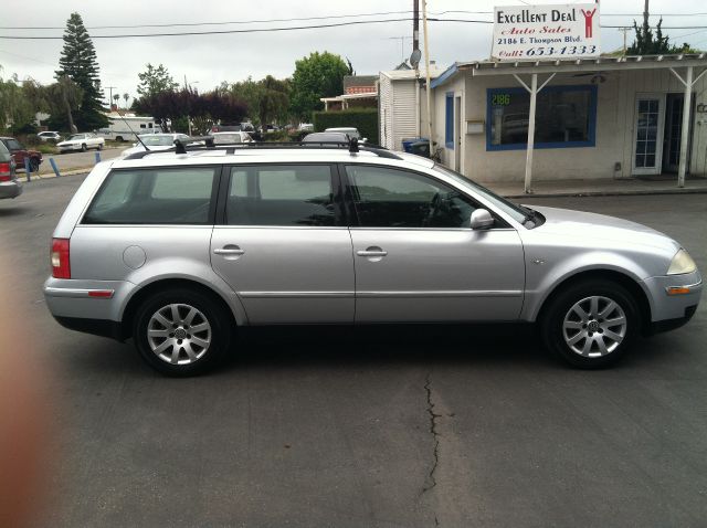 2002 Volkswagen Passat FWD 4dr Sport