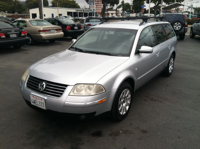 2002 Volkswagen Passat FWD 4dr Sport