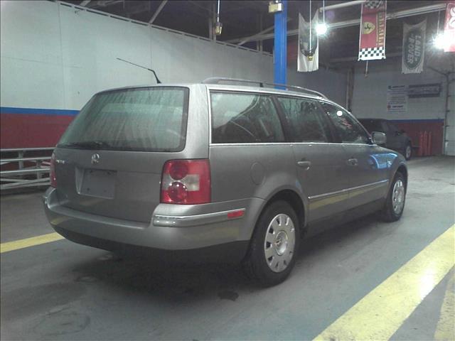 2002 Volkswagen Passat 2003 Nissan Touring