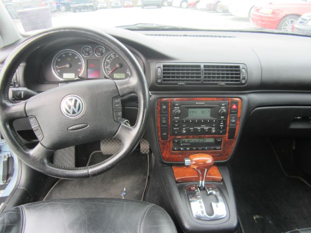 2002 Volkswagen Passat SE Crew Cab 4WD FFV