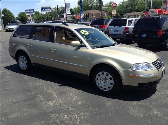 2002 Volkswagen Passat FWD 4dr Sport
