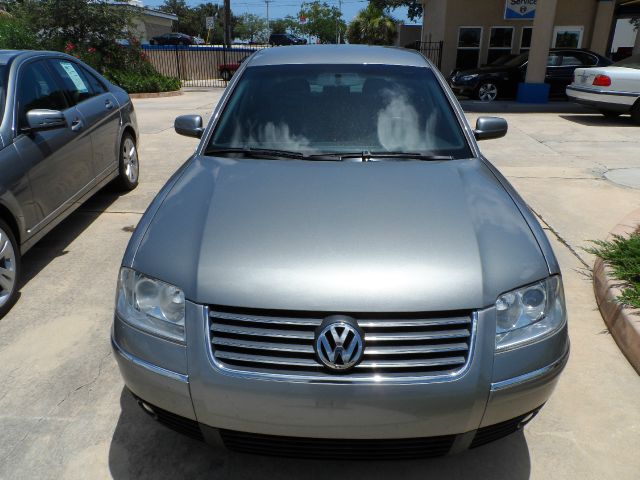 2002 Volkswagen Passat FWD 4dr Sport