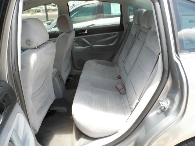 2002 Volkswagen Passat FWD 4dr Sport