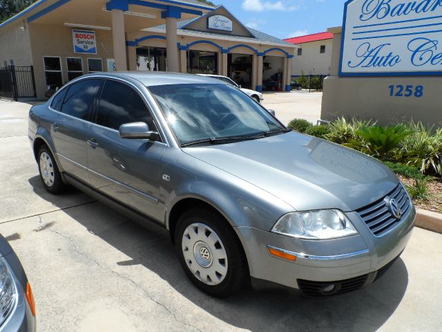 2002 Volkswagen Passat FWD 4dr Sport