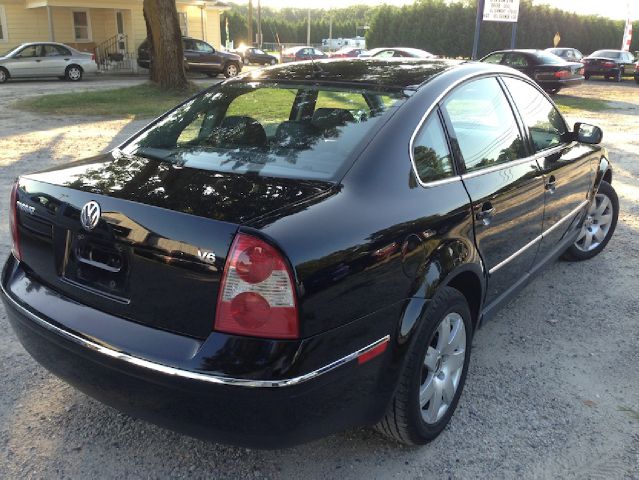 2002 Volkswagen Passat C230 4dr Sdn 2.3L Kompressor Sedan