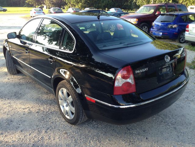 2002 Volkswagen Passat C230 4dr Sdn 2.3L Kompressor Sedan
