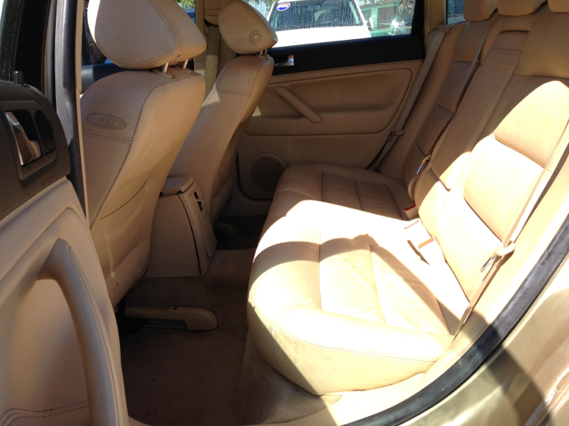 2002 Volkswagen Passat FWD 4dr Sport