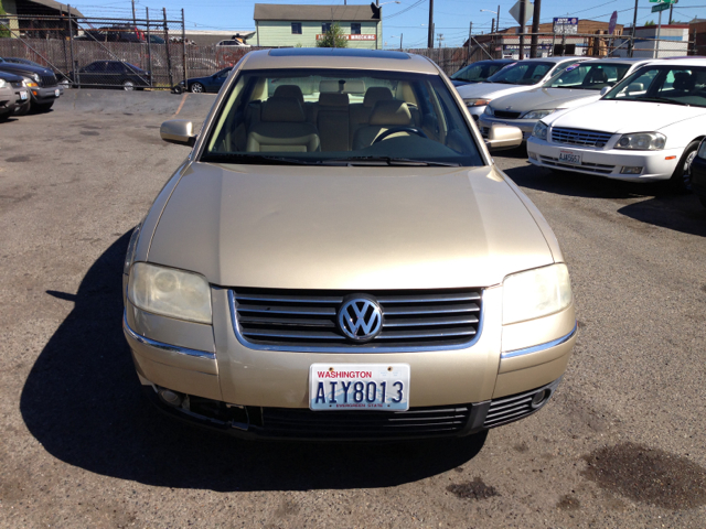 2002 Volkswagen Passat FWD 4dr Sport