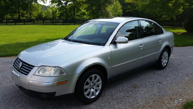 2002 Volkswagen Passat FWD 4dr Sport
