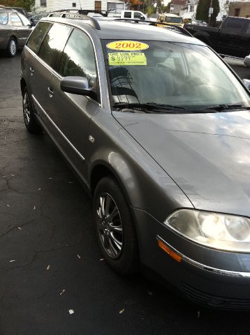 2002 Volkswagen Passat FWD 4dr Sport
