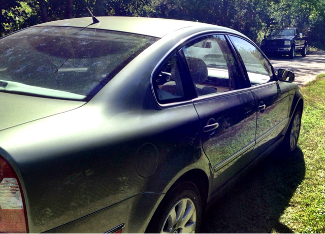 2002 Volkswagen Passat FWD 4dr Sport