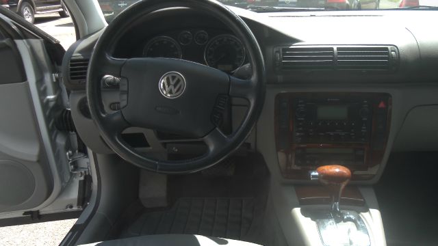 2002 Volkswagen Passat LS W/leather Seats