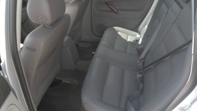 2002 Volkswagen Passat LS W/leather Seats