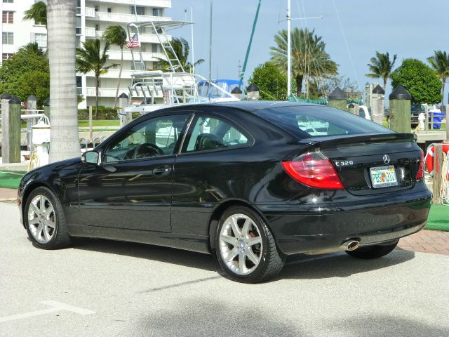 2002 Volkswagen Passat SE Crew Cab 4WD FFV