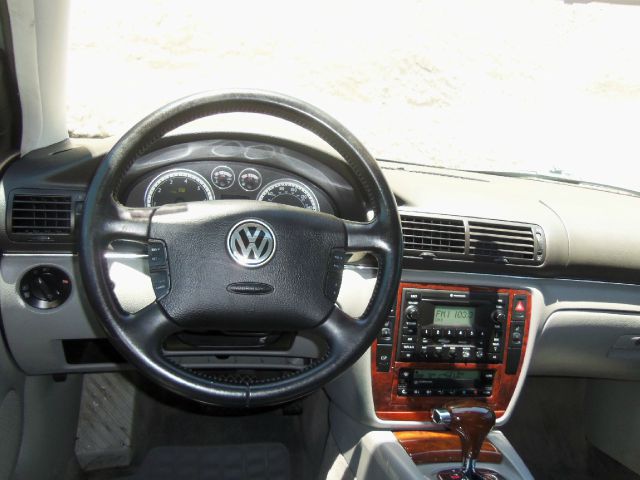 2002 Volkswagen Passat LS W/leather Seats