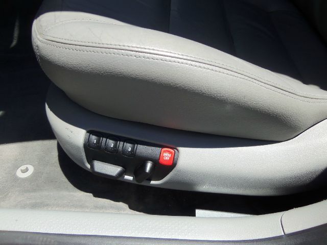 2002 Volkswagen Passat LS W/leather Seats