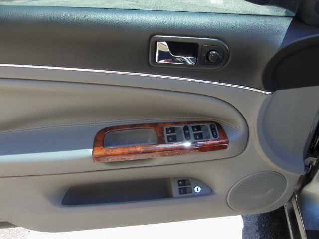 2002 Volkswagen Passat LS W/leather Seats