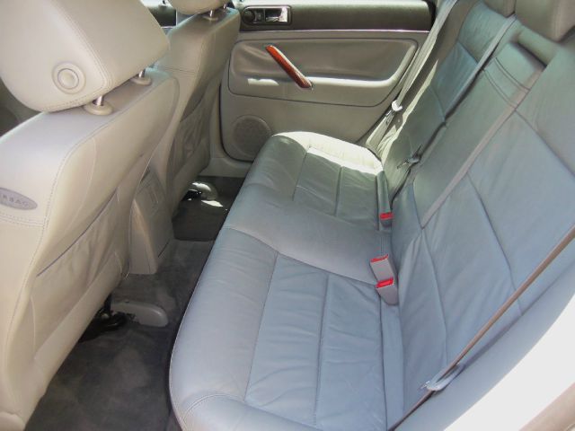 2002 Volkswagen Passat LS W/leather Seats